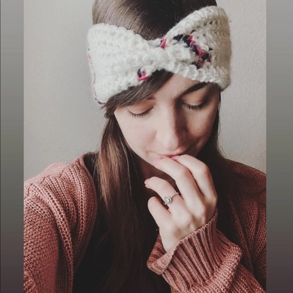 Handmade Crochet Sprinkle Merino Wool Earwarmer - Picture 3 of 5